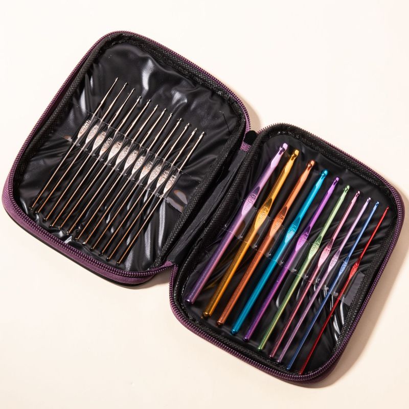 Crochet Tools Sweater Needlework Colorful Crochet + Silver Metal Leather Set 22 Crochet Hooks for Beginners