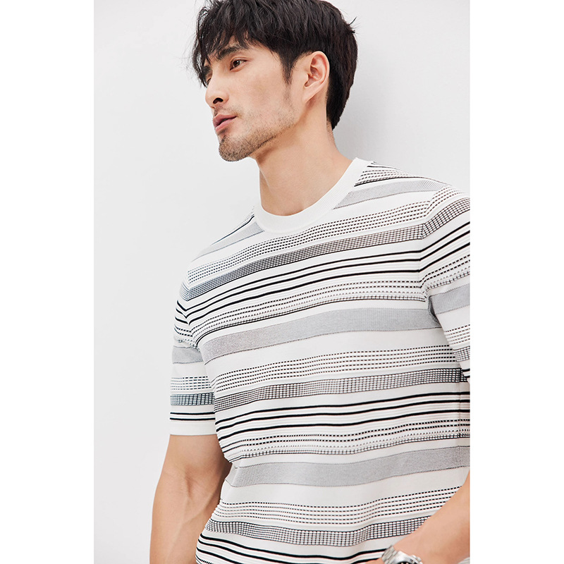 Verano nuevo cuello redondo ligero texturizado rayas camiseta de manga corta camiseta de punto hombre sin calentamiento camiseta de negocios comercio exterior al por mayor transfronterizo