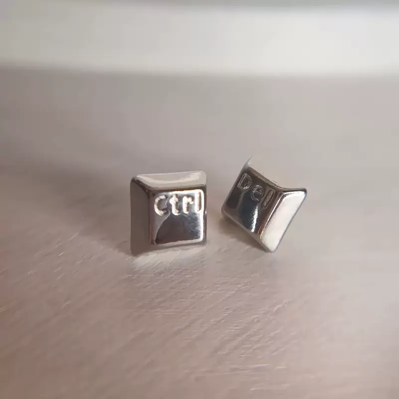 Keyboard, geometric square earrings, simple and elegant design
