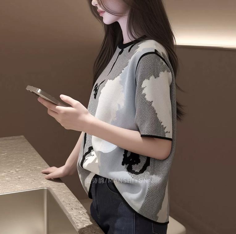 Áo thun nữ cổ tròn tay lỡ phong cách casual rộng rãi — Màu ảnh chi tiết 4