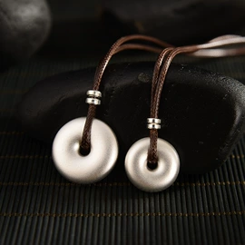 手镯;吊坠;戒指