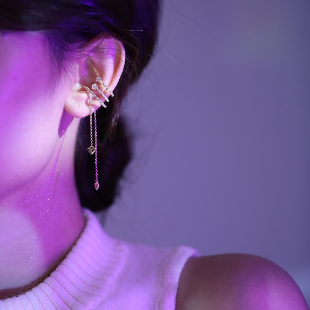 Boucles d'oreilles à pompon en forme d'étoile à la mode avec micro-incrusté de zircons en forme de cœur sans trou d'oreille Temperament Internet Red_voghion.com