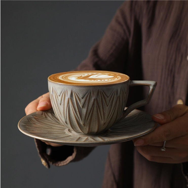 Vintage coffee cup and saucer suit handmade Japanese style Garland Cup European style small luxury coarse ceramic hand punch cup ceramic cup