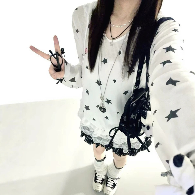 American-Style Full-Print Star Hooded Sun-Protective Long-Sleeve T-Shirt for Women, Summer Slim-Fit Thin Slightly Sheer Cover-Up V-Neck Top American-Style Full-Print Star Hooded Sun-Protective Long-Sleeve T-Shirt for Women, Summer Slim-Fit Thin Slightly Sheer Cover-Up V-Neck Top