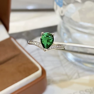 欧美风仿绿碧玺戒指 水滴形三爪绿宝石钻戒情侣求婚绿水晶戒指