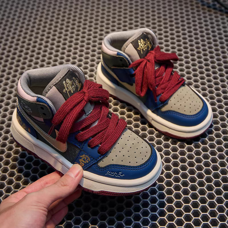 Mitos negros Goku zapatos de skate de alto nivel para niños 2025 primavera y otoño zapatos deportivos para niños con invierno de algodón