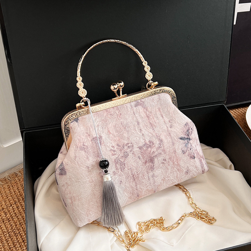 2026 New Model New Chinese Style Women's Bag, Qipao Bag, Handbag, Rendering Clip-On Bag, Winter Banquet Elegant Bag