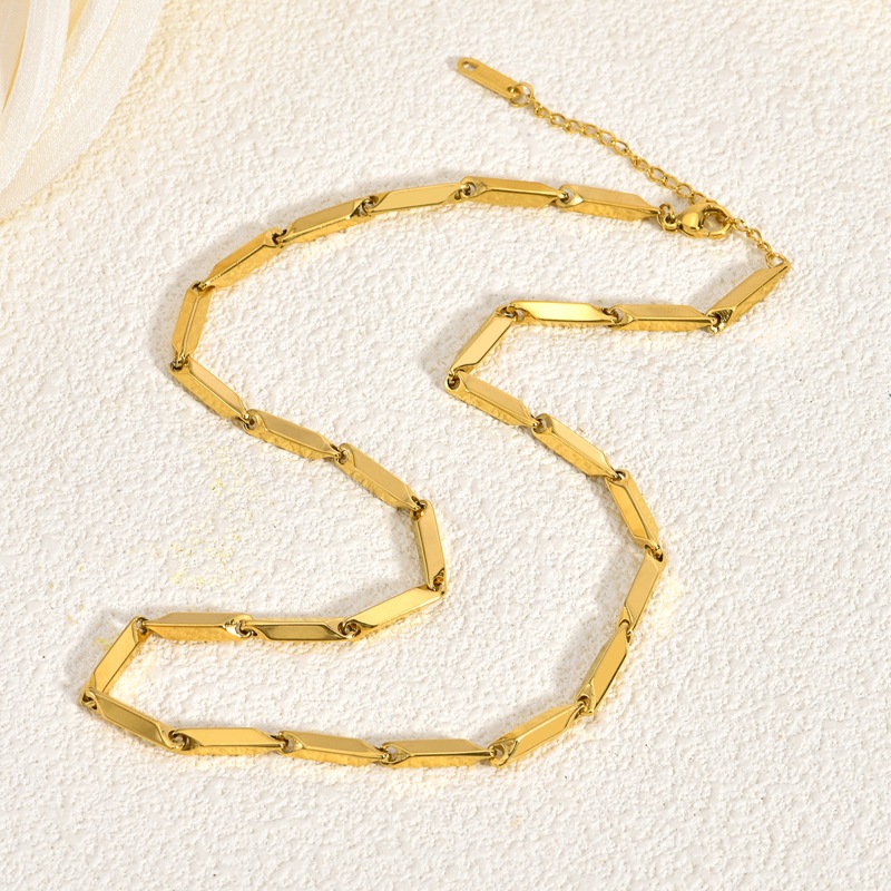 Collana con barra geometrica da uomo in acciaio e perline_voghion.com