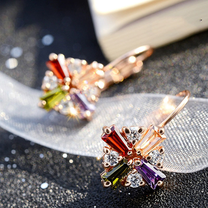 ���澫��ʱ�ж��� ��������ʮ�ֻ��ʯ����Ů ���ʼ�Լ����