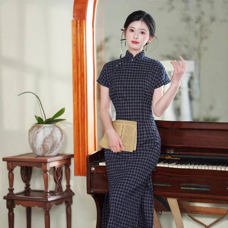 2025 Modified Vintage Plaid New Chinese Elegant Long Shoulder Sleeve Half Placket Side Zipper Traditional Modified Cheongsam 2025 Modified Vintage Plaid New Chinese Elegant Long Shoulder Sleeve Half Placket Side Zipper Traditional Modified Cheongsam