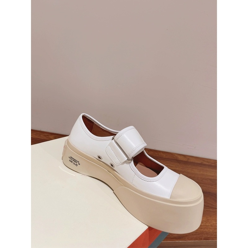 White leather [ma*ni correct version]