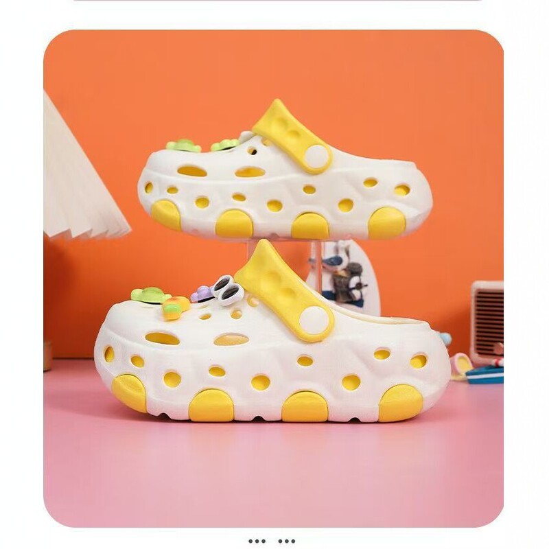 Children's Croc Shoes Summer Cute Cartoon Baby Sandals Boys and Girls Non-Slip Soft Sole Beach Shoes Same as Xiaohongshu