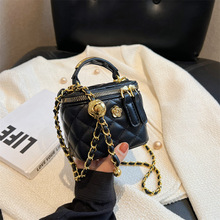 �|��С����Ů�ļ�2024�¿�С���OӋ���朗lб����������ˮͰ��