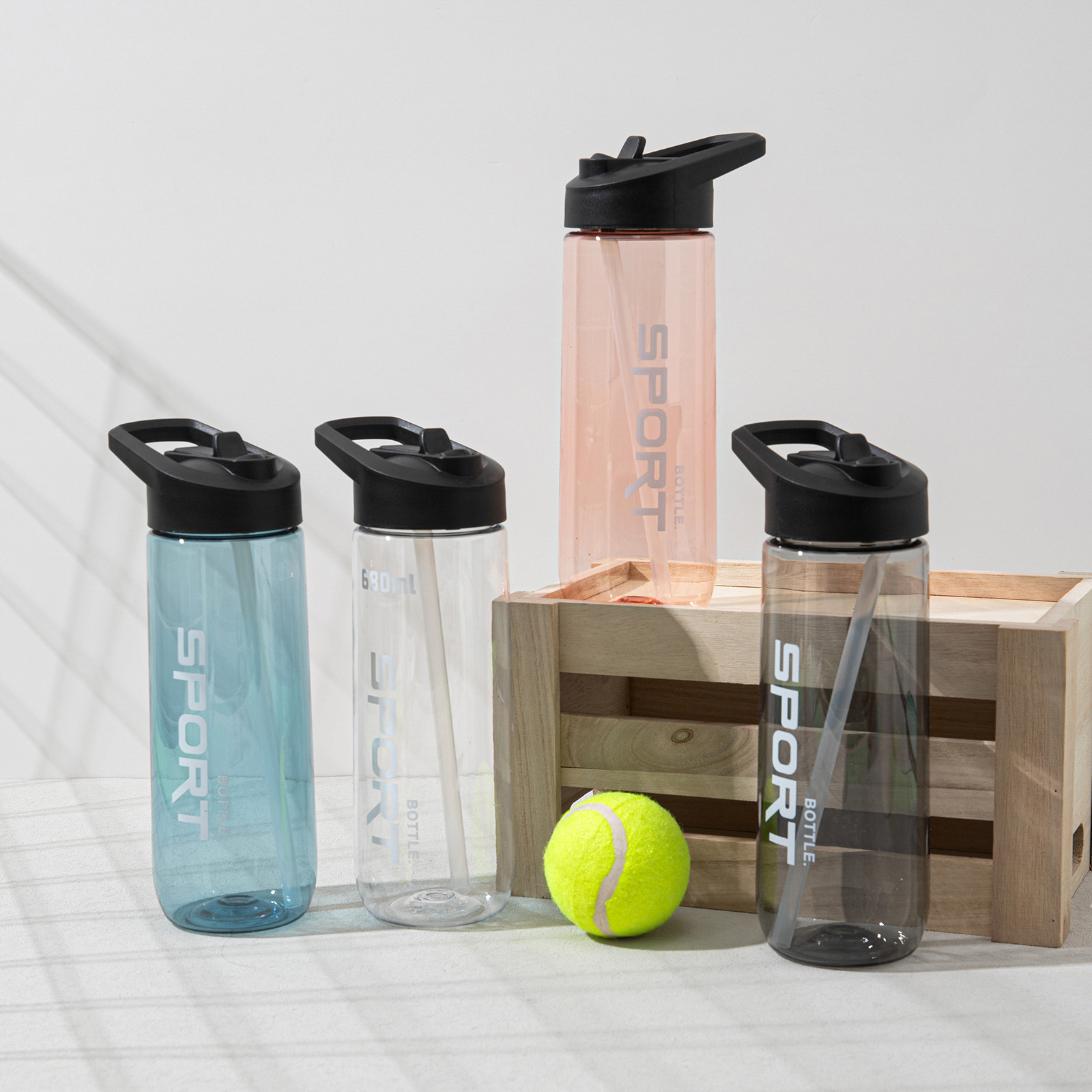 Nueva taza de agua deportiva de plástico de verano para hombres y mujeres al aire libre taza de plástico portátil resistente a altas temperaturas taza de espacio simple y de alto valor
