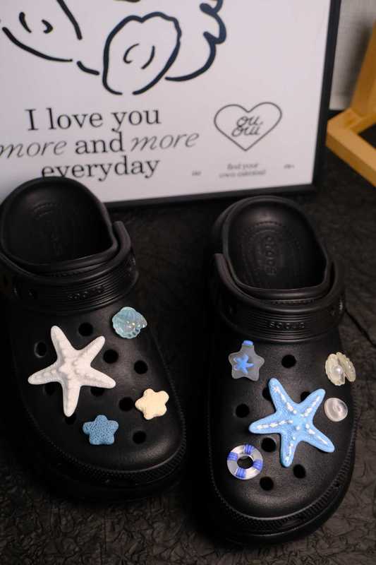 夏のスリッパ靴花漫画ハローキティ下駄アクセサリー靴バックル靴花セット diy アクセサリーリトルレッドブック|undefined