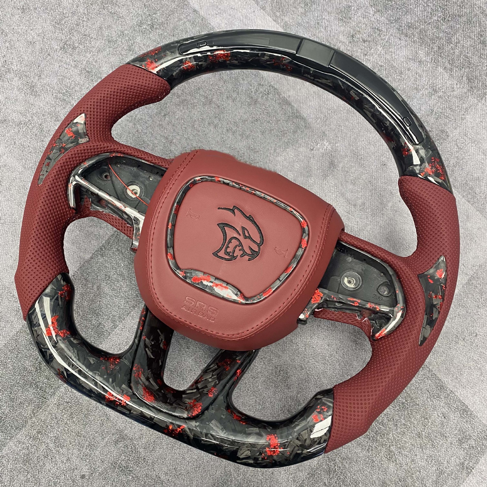 Customized Carbon Fiber Steering Wheel Suitable for Dodge Challenger Srt Dodge Hellcat Charger Modified with Led Lights
