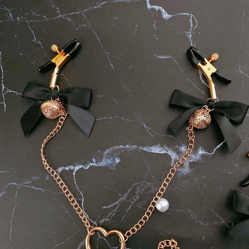 Sex toys black bow bell nipple clamp vaginal clamp one-piece metal anal plug to stimulate nipples and clitoris clamp