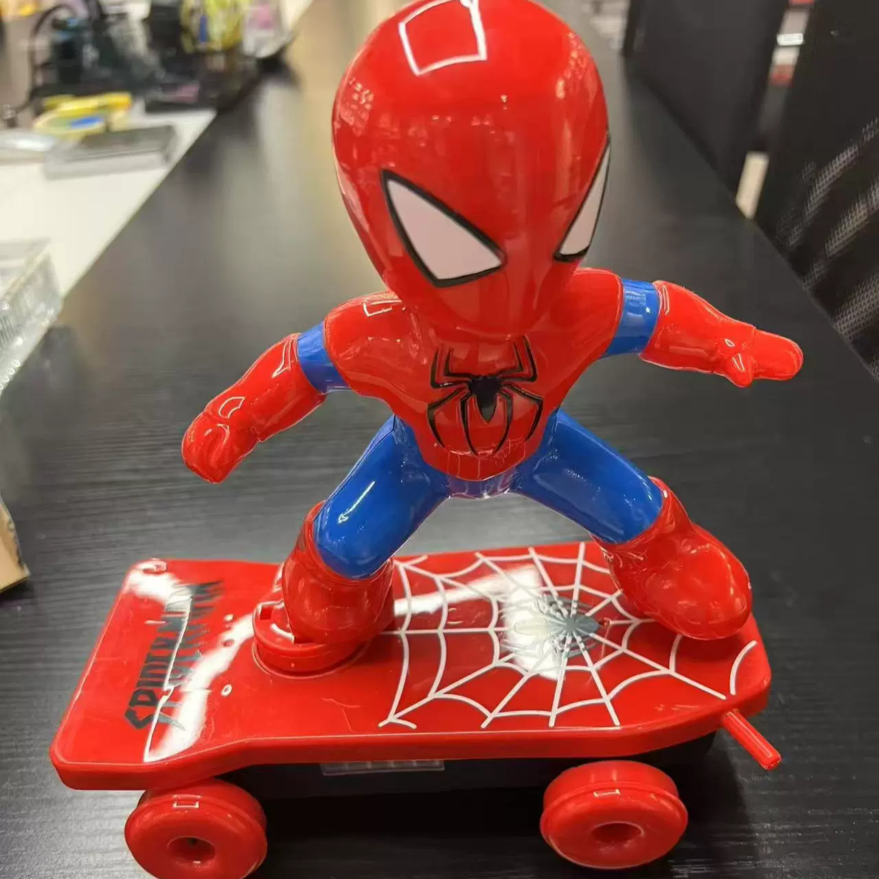 跨境抖音同款蜘蛛翻滚侠灯光特技滑板车电动蜘蛛人滑板车儿童玩具