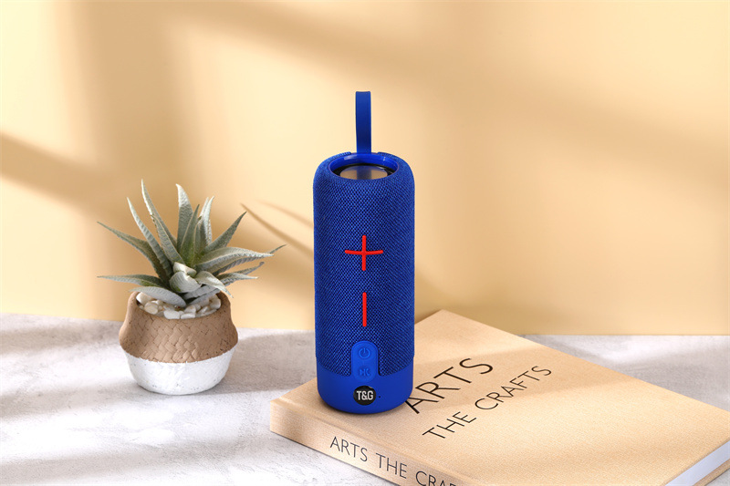 Nuevo TG619 altavoz Bluetooth inalámbrico portátil al aire libre tarjeta de enchufe portátil radio FM TWS couplet regalo creativo