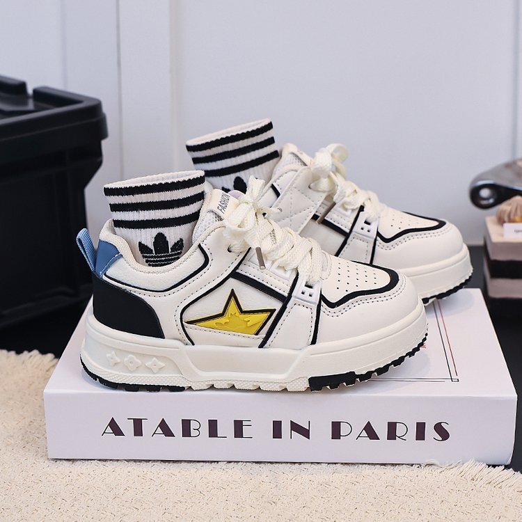 New 2026 Spring and Autumn Children's Sports Shoes, Comfortable and Breathable, Fashionable Casual Shoes for Older Kids, Boys and Girls New 2026 Spring and Autumn Children's Sports Shoes, Comfortable and Breathable, Fashionable Casual Shoes for Older Kids, Boys and Girls