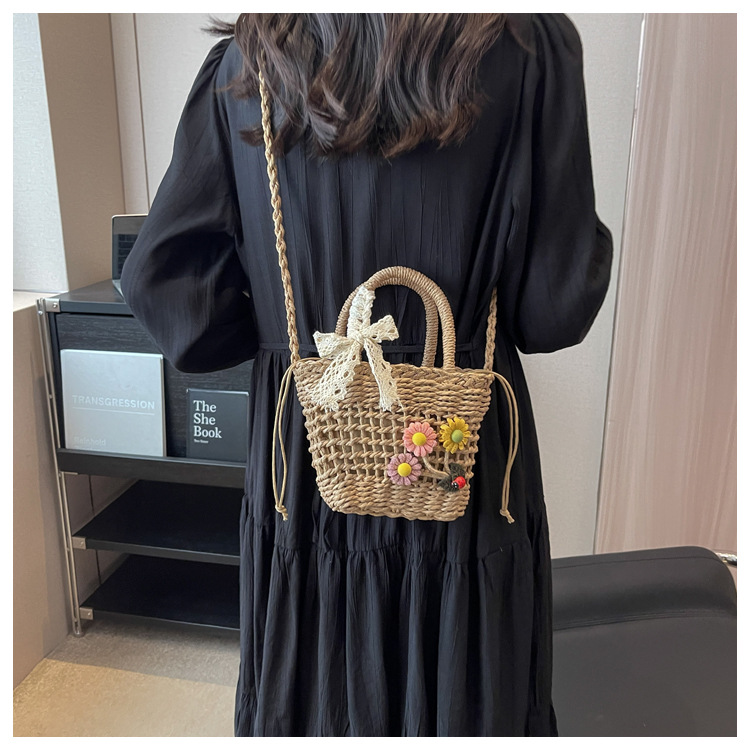 Women's Small Spring&Summer Straw Flower Vacation Beach Weave String Straw Bag display picture 15