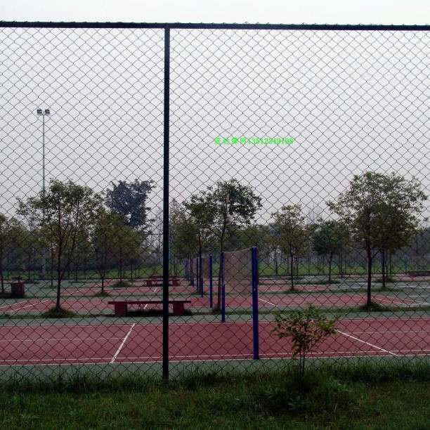 公园体育球场围网浸塑勾花网球场围网 户外球场护栏网球场围栏网
