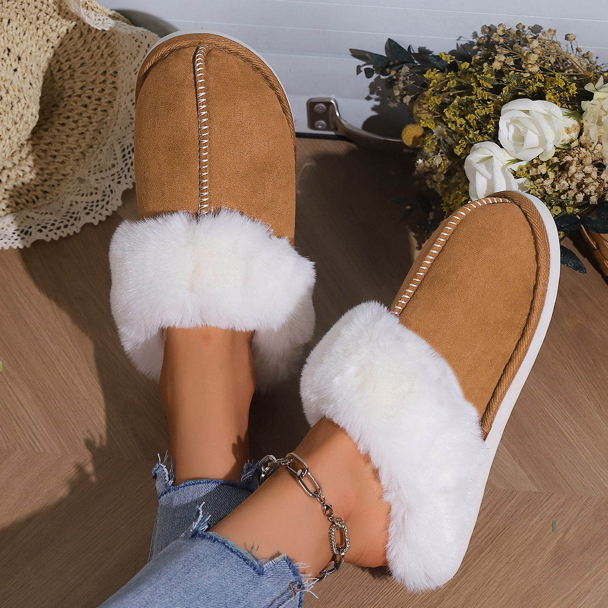 Zapatillas de algodón de estilo coreano de otoño e invierno para mujer, además de zapatillas de algodón antideslizantes para el hogar con punta peluda de terciopelo para el hogar