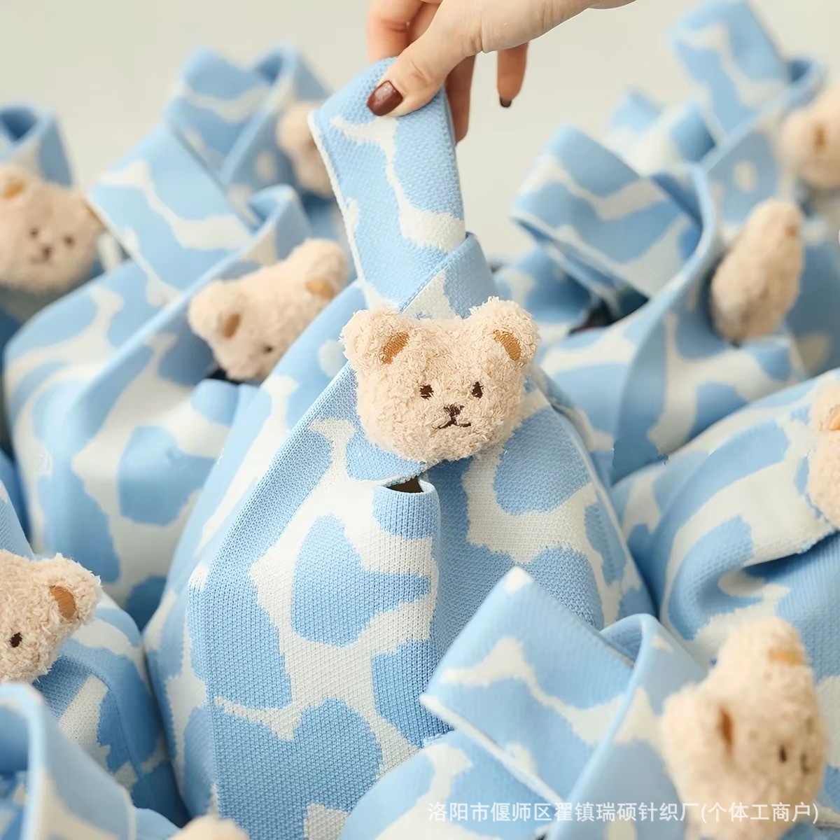 Brand cute knitted fresh handheld bag, with little bears, flowered, Birthday gift