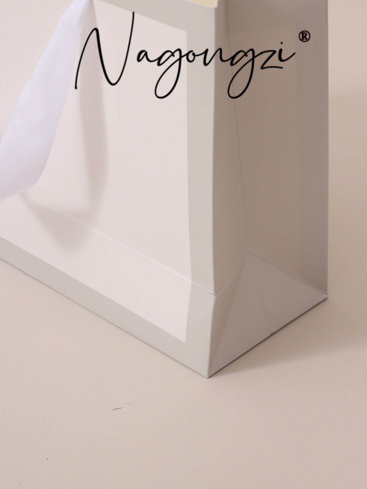 Bolsas de tienda de ropa bolsas de papel para hacer logotipo impreso bolsas de papel de ropa infantil de mujer regalos tarjeta blanca