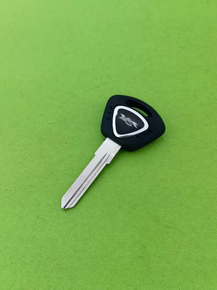 Suitable for Triumph Motorcycle Frog Prince 675 600 Rocket T100/800/900 Retro Key Blank/Handle