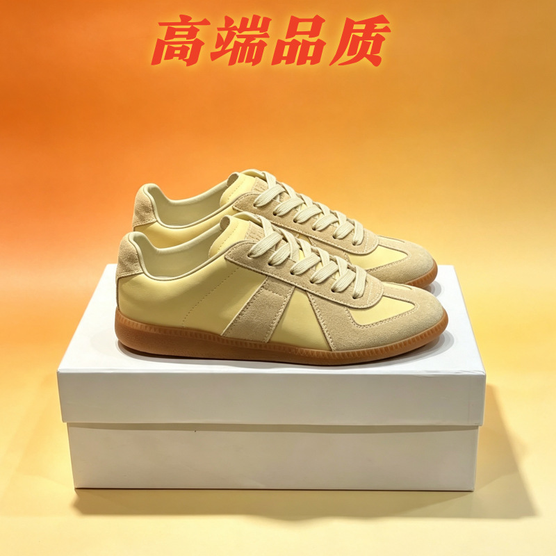 Zapatillas Blancas de Estilo Alemán en Cuero Genuino, para Hombre y Mujer | Comodidad Transpirable