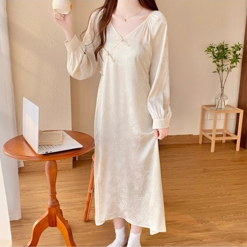 女性のための新しい中国風のナイトガウン 2025 春と夏のパジャマ中国風の漢服のレトロなホーム服はチャイナ ドレスの外で着用できます|undefined