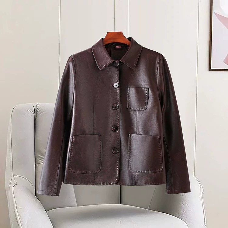 Мама осенняя куртка 2025 новая кожаная куртка PU Короткая широкая миссис иностранная куртка для пожилых женщин