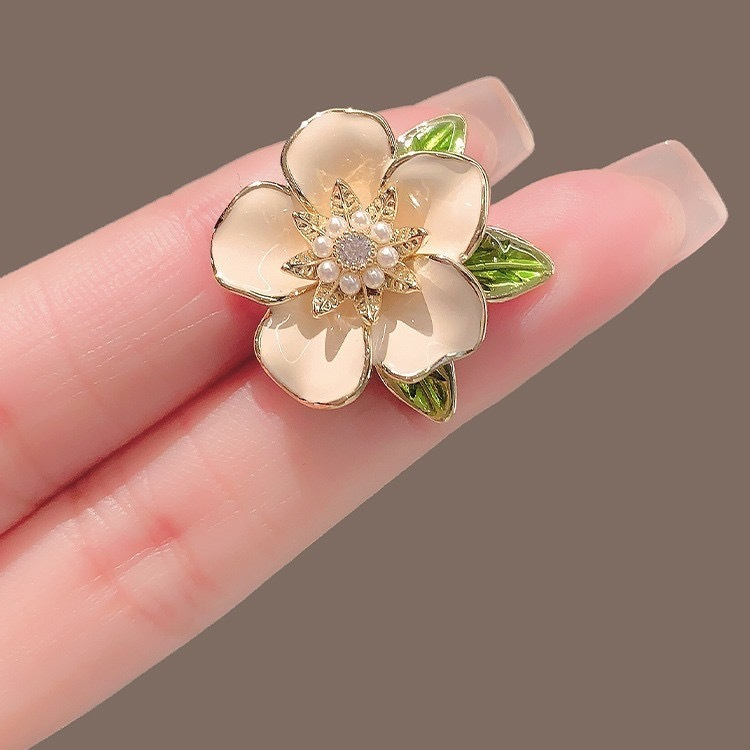 Waldstil Gardenien Blumenbrosche Mit Legierung Perlen Und Diamanten_voghion.com