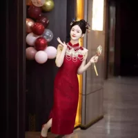 2024 Новый китайский стиль cheongsam невесты этикет без рукавов и облаков плечо, чтобы выйти замуж