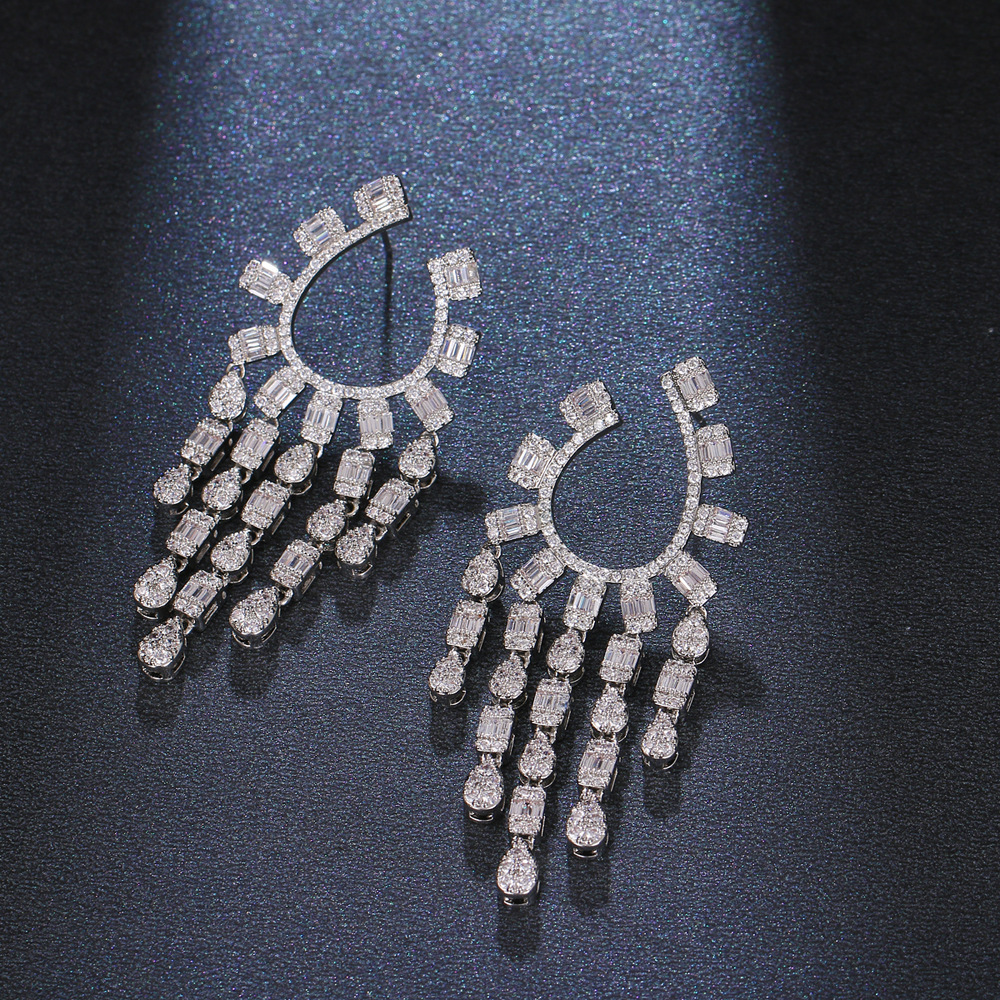 Elegant geometric copper trend earrings with zircon for bride