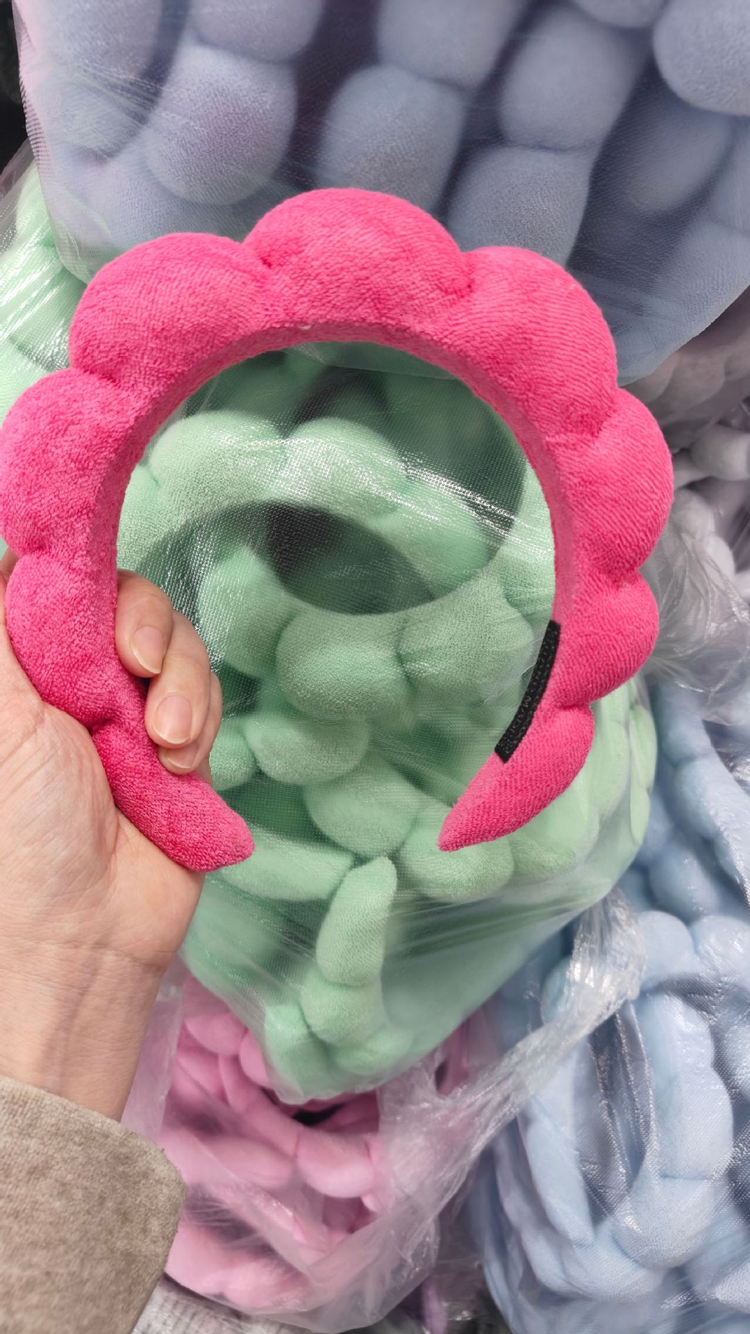 Nube transfronteriza cabello abrazadera de agarre conjunto de huevos multicolores flores de agarre abrazadera de gran tamaño correa de muñeca impermeable al por mayor