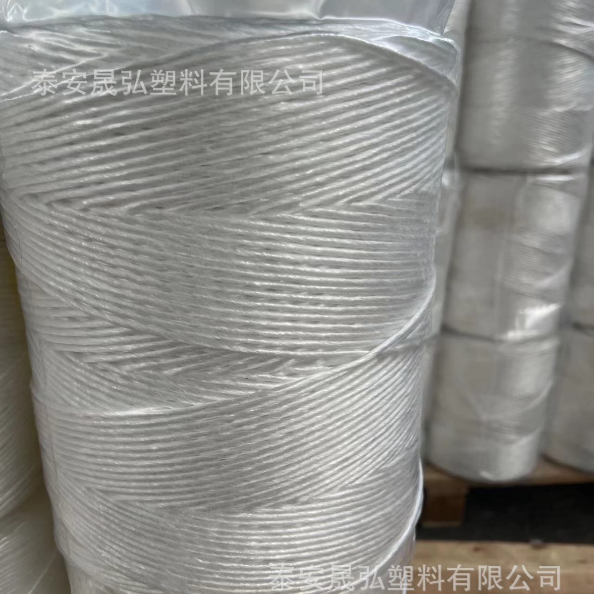 白色的捆草绳一卷5kg，一件6卷，30kg