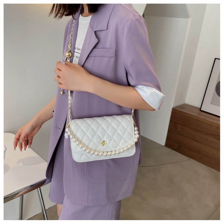 Fashion Pearl Chain Rhombus Embroidery Thread Messenger Small Square Bag Wholesale display picture 15