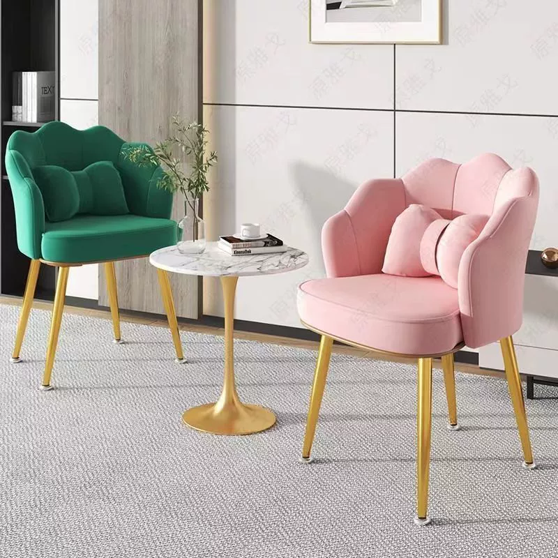 Легкий роскошный туалетный столик, простой стул для макияжа интернет-знаменитостей, специальный скандинавский модный стул с лепестками для девочек в общежитии, обеденный стул.