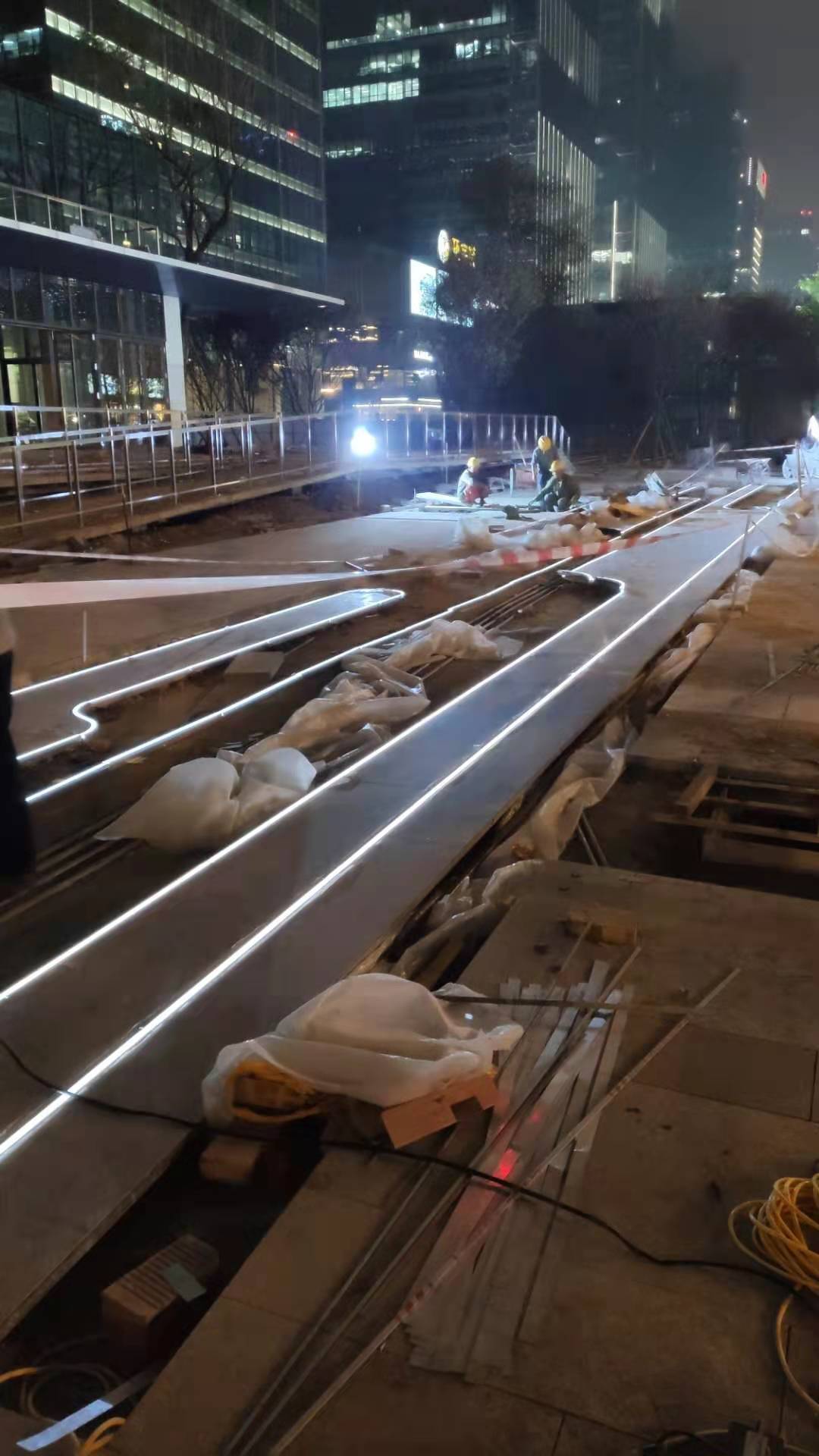 悦芸制造 IP68 广场防水嵌入式埋地灯条图片 LED发光灯带 地砖
