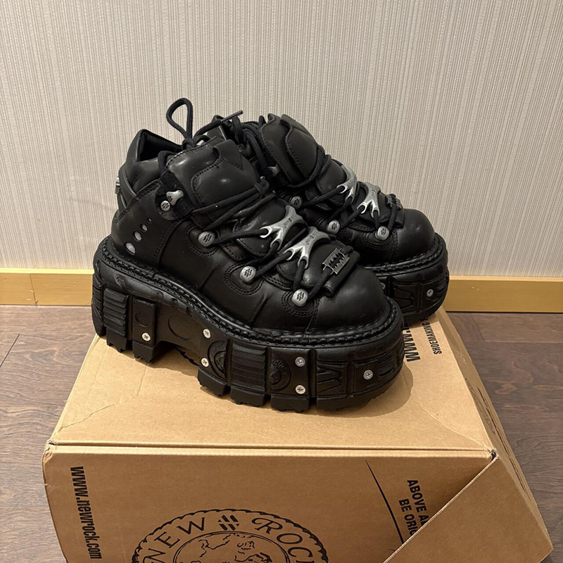 Gothic Dark Platform Shoes Punk Metal Height-increasing Small Leather Shoes Rivet Women's Boots Dark Shoes 2024 Spring and Autumn