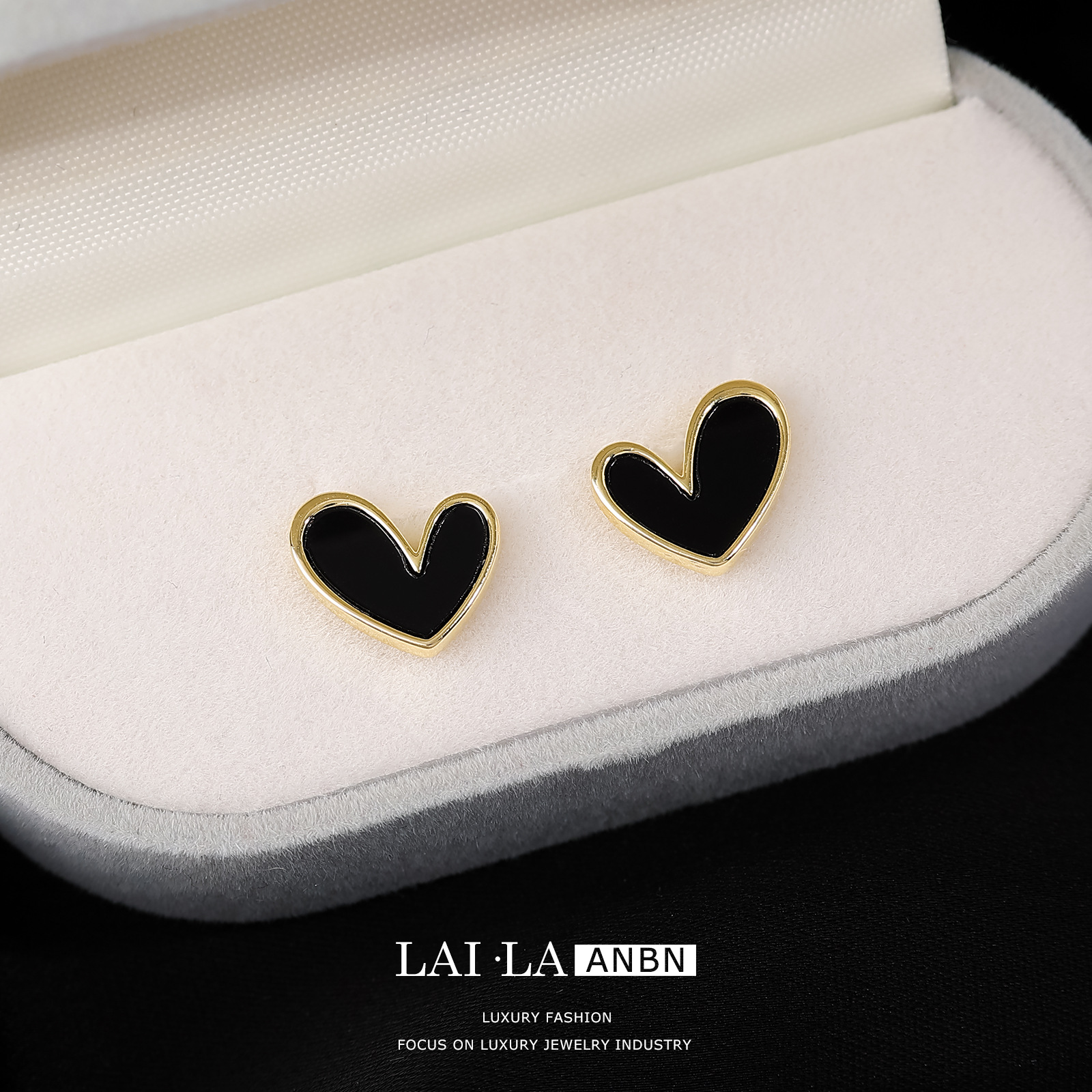 Mosquito bobina oreja clip único encantador diario de las mujeres pendientes de las mujeres de moda de otoño e invierno de alto grado de luz pendientes de lujo al por mayor