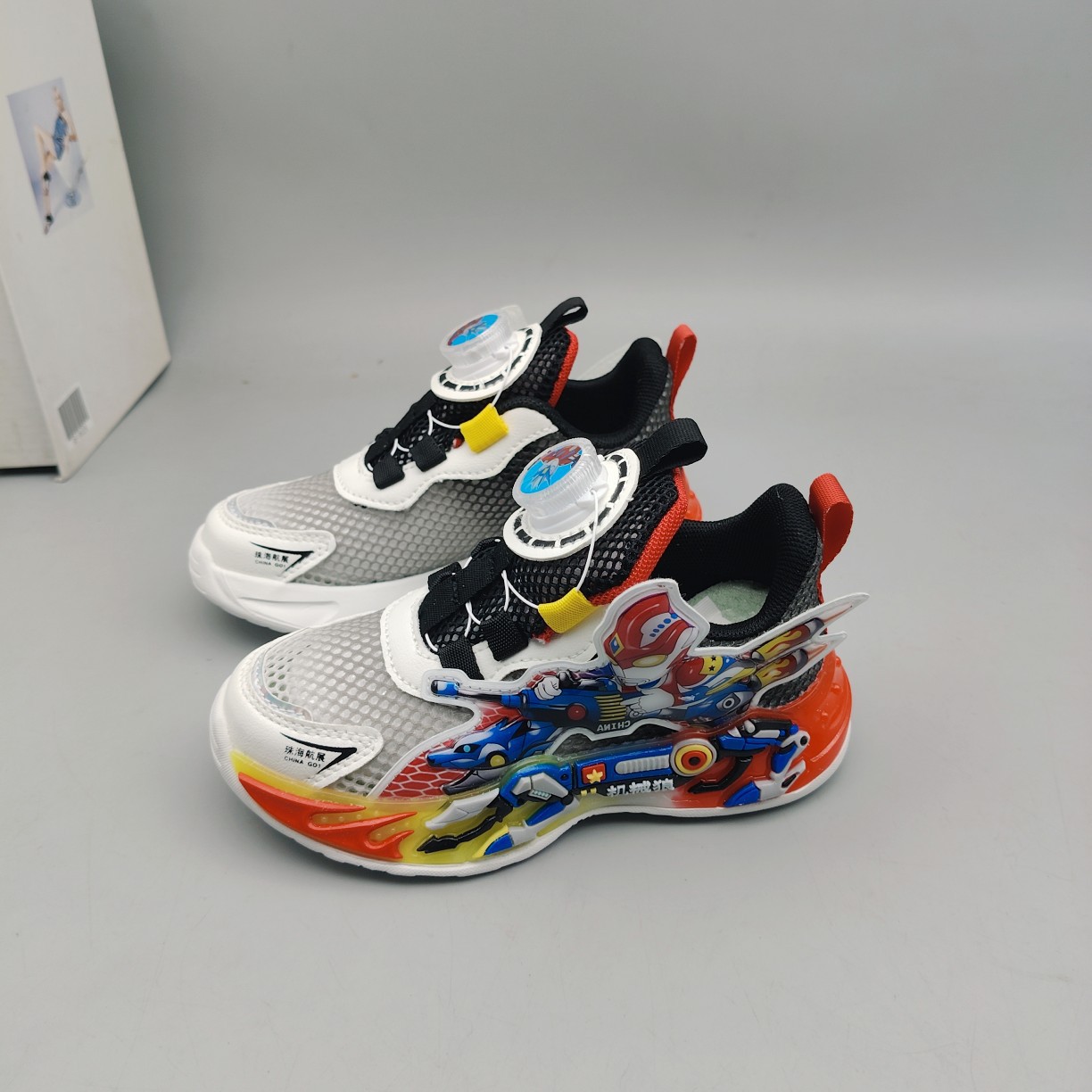 Boys' Shoes, New Summer Style, Mesh Ultraman Sneakers, Children's Light-Up Running Shoes
