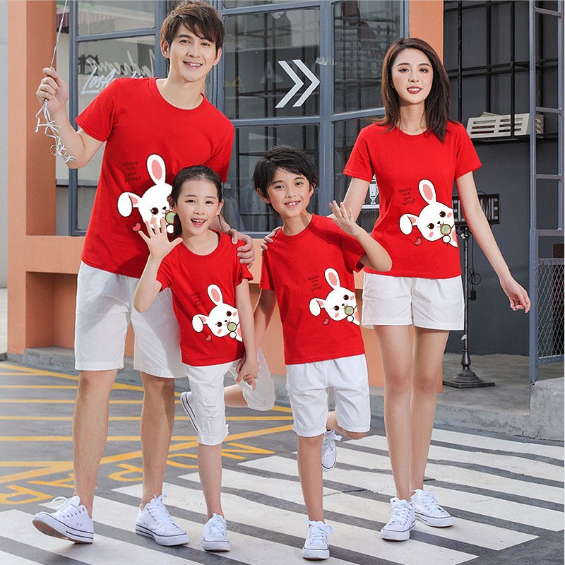 2023 conejo año padre-hijo T-shirt Año Nuevo rojo nacimiento año familia tres familia bendición seguro feliz manga corta moda