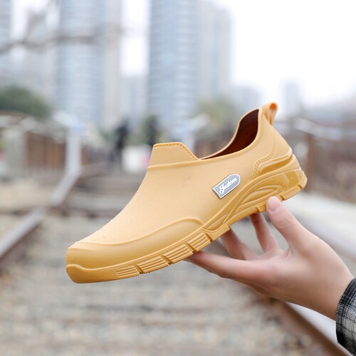 British-style rain boots for men—adult outdoor waterproof and non-slip water shoes, short-tube rain boots, wear-resistant rubber boots for kitchens, car washing, and food delivery.