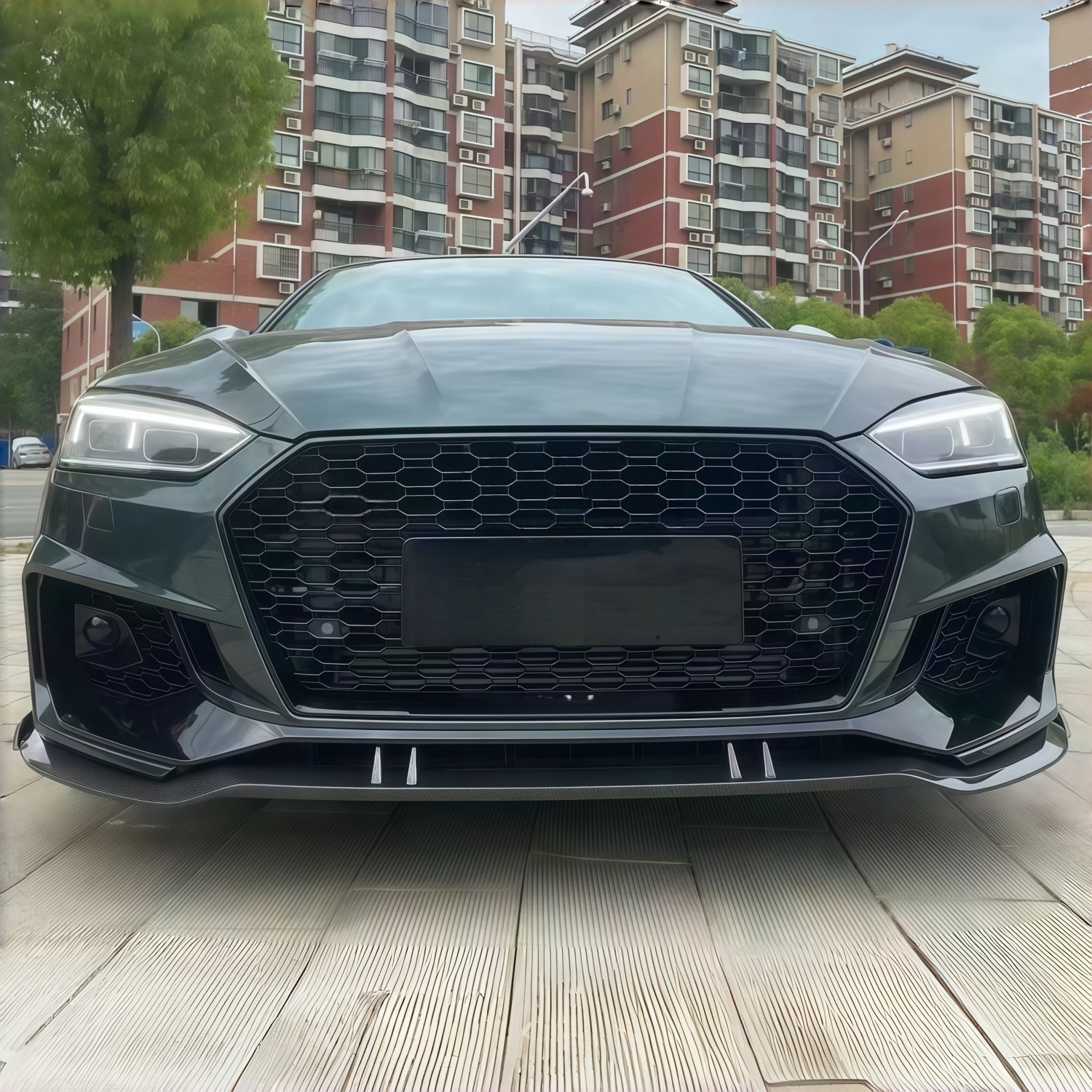 Suitable for Audi A5 models from 2017-2020, this is an RS5-style front bumper upgrade kit, including the front grille