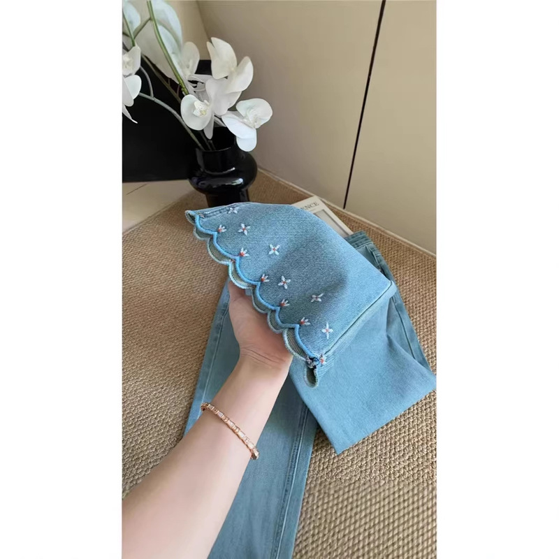 Blue Embroidered Lace Nine-Point Flared Jeans for Women, New Spring Style, Versatile Straight Pants for Plus-Size and Pear-Shaped Body Types