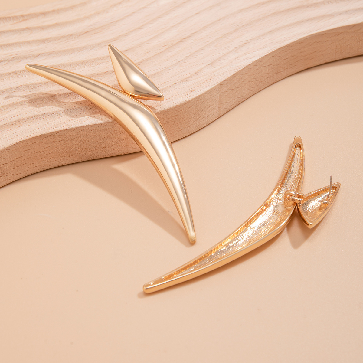 Alloy Material 1 Piece Simple Style Solid Color Plating Alloy Ear Studs