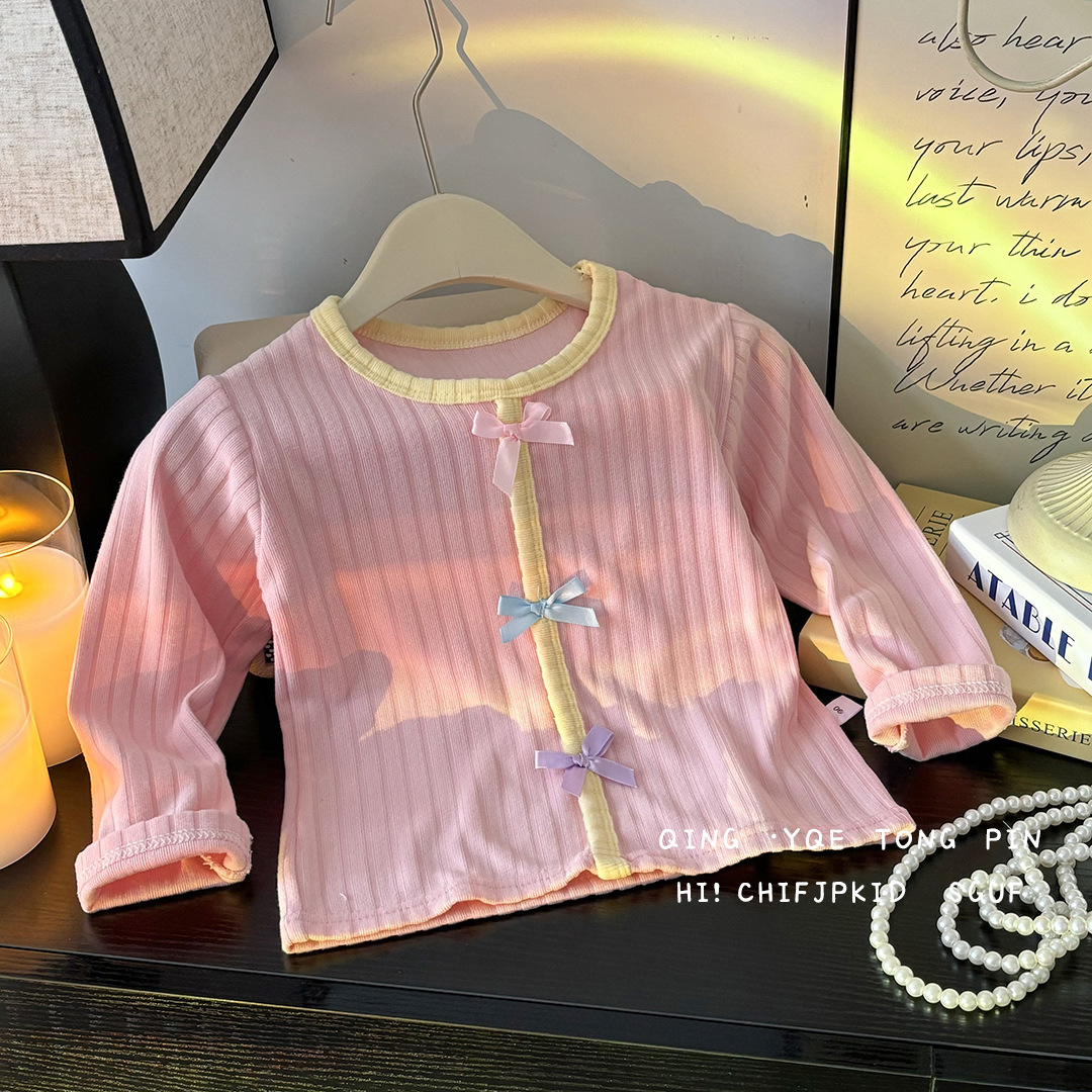 Primavera y otoño de los niños nuevos productos de bebés femeninos camisetas de fondo chaqueta arco coreana suéter universal adorable dulce al por mayor